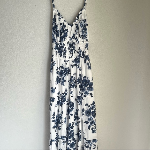 Hollister Blue and White Floral Maxi Dress - Picture 3 of 6